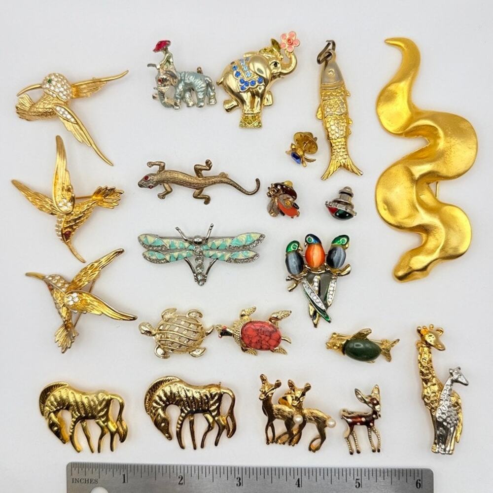 Huge Lot 21 Vtg Animal Insect Brooches Pins Gold Tone Rhinestone Enamel 3 Signed - Picture 15 of 15